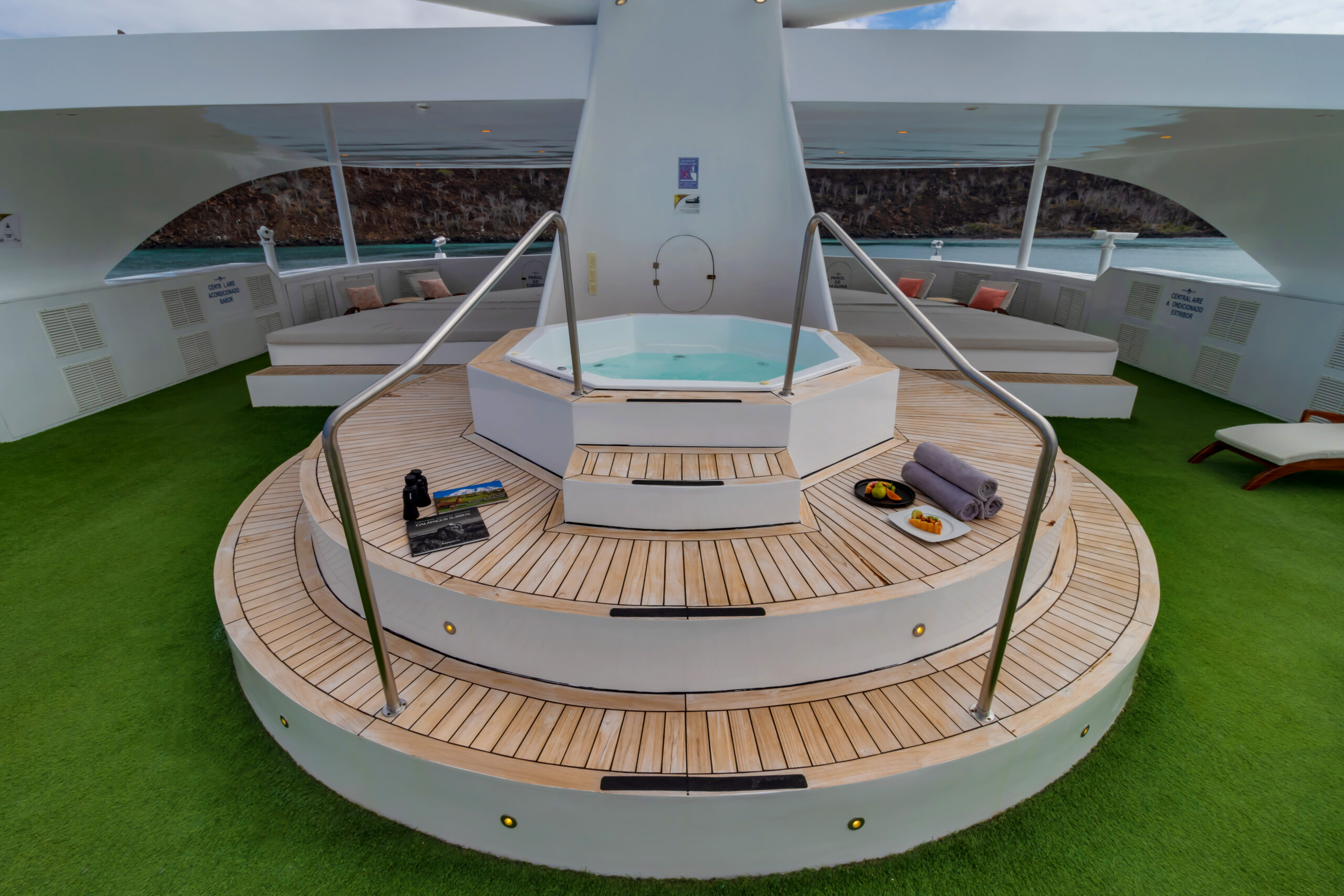 Ocean Spray Jacuzzi on Sundeck Jacuzzi on the sundeck of Ocean Spray yacht