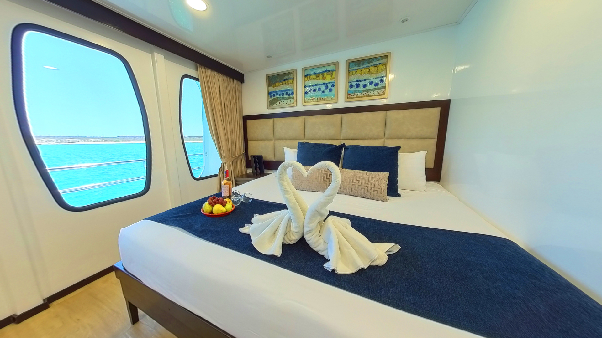 Alya Double Cabin with View Luxury double cabin with panoramic windows on the Alya cruise