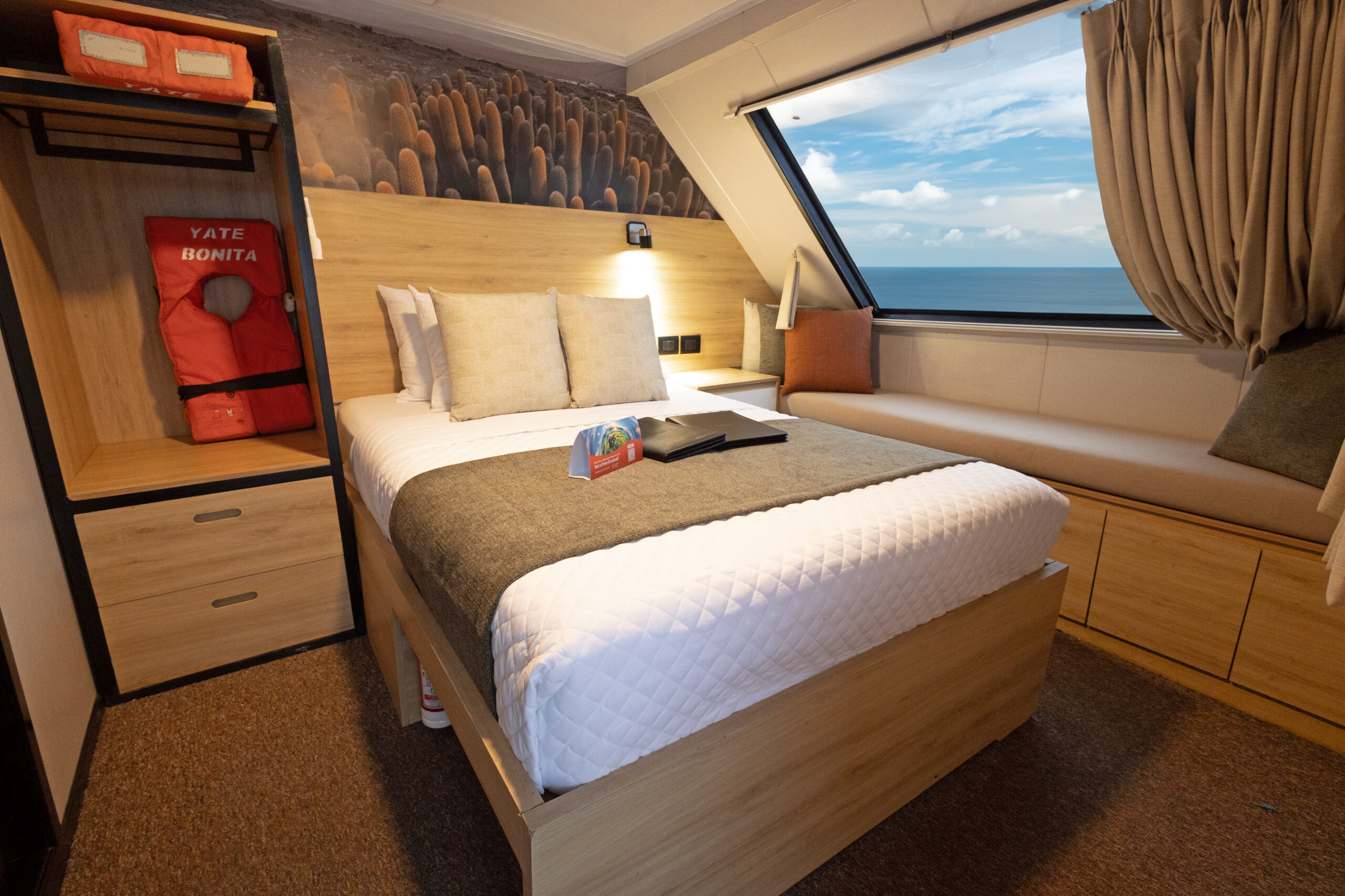 Single Cabin – Bonita Yacht Single cabin on the Bonita cruise with modern decor