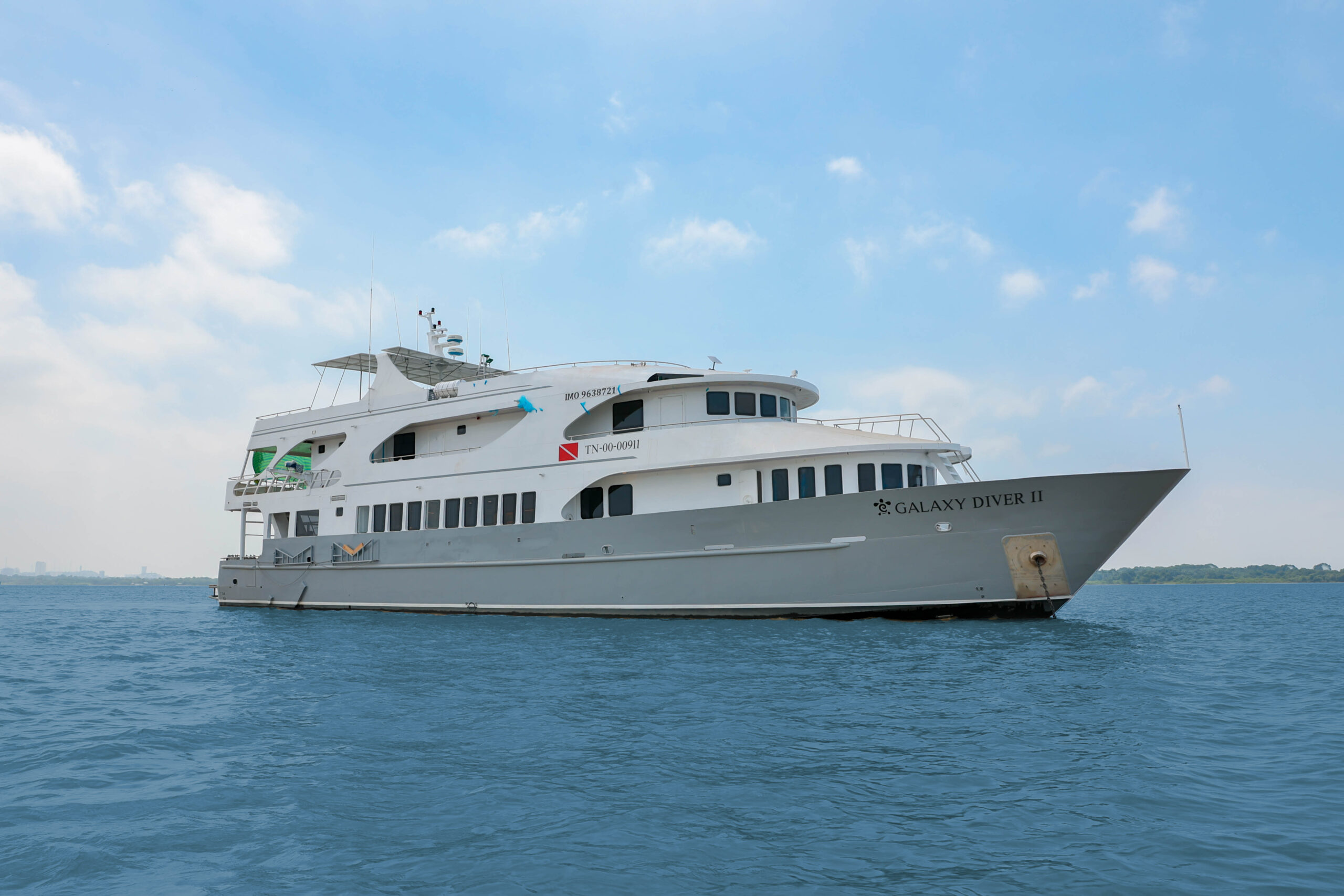 Exterior view of Galaxy Diver II yacht