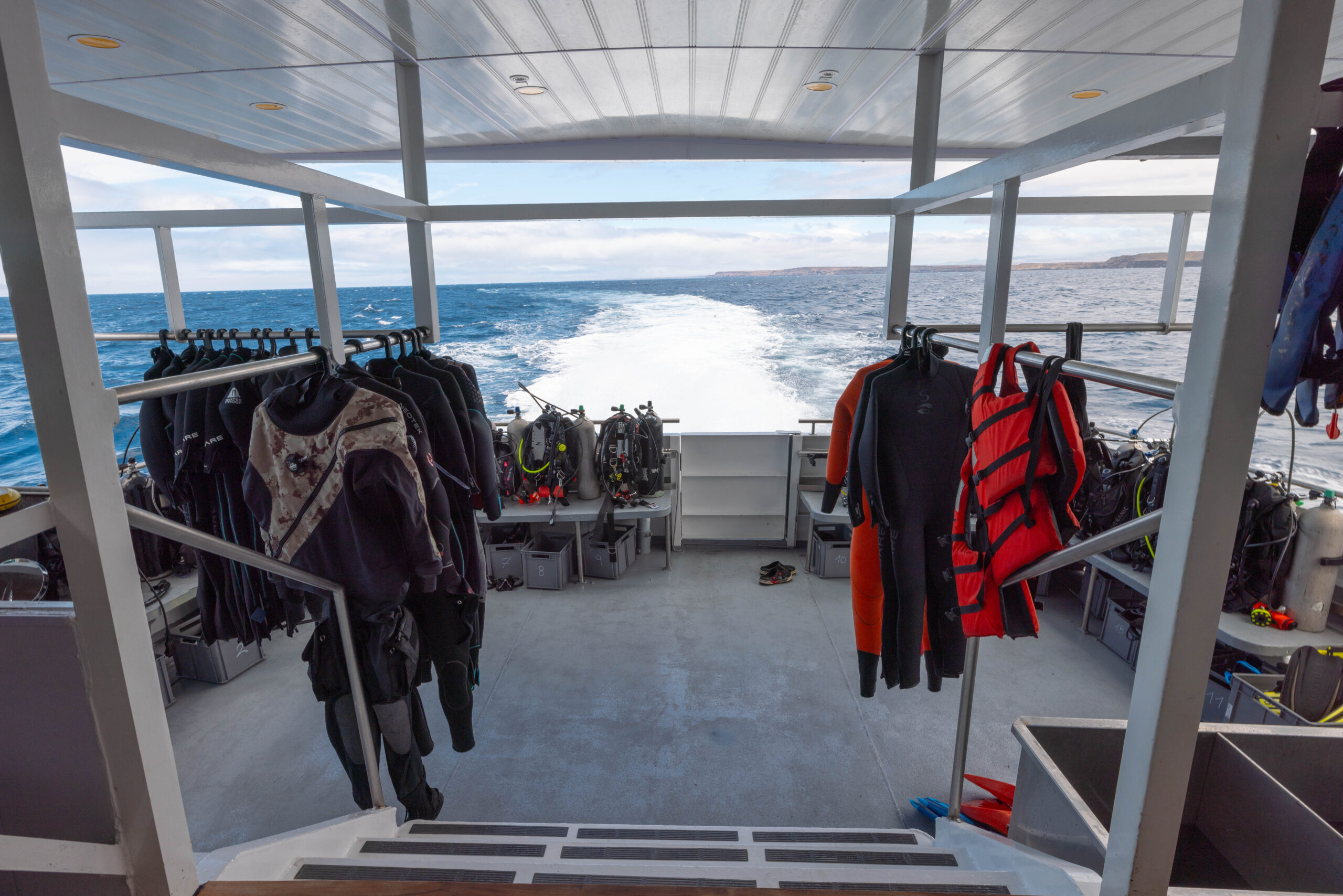 Plataforma de buceo o actividades acuáticas en Galaxy Diver II